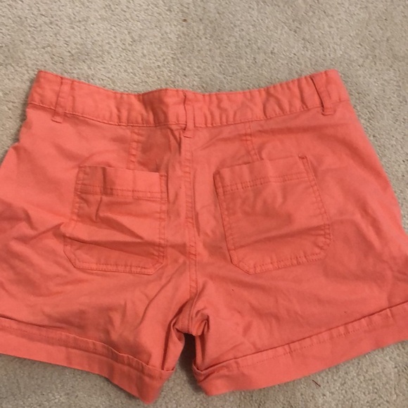 Salmon coloured stretchy shorts (never worn!) - Picture 4 of 5